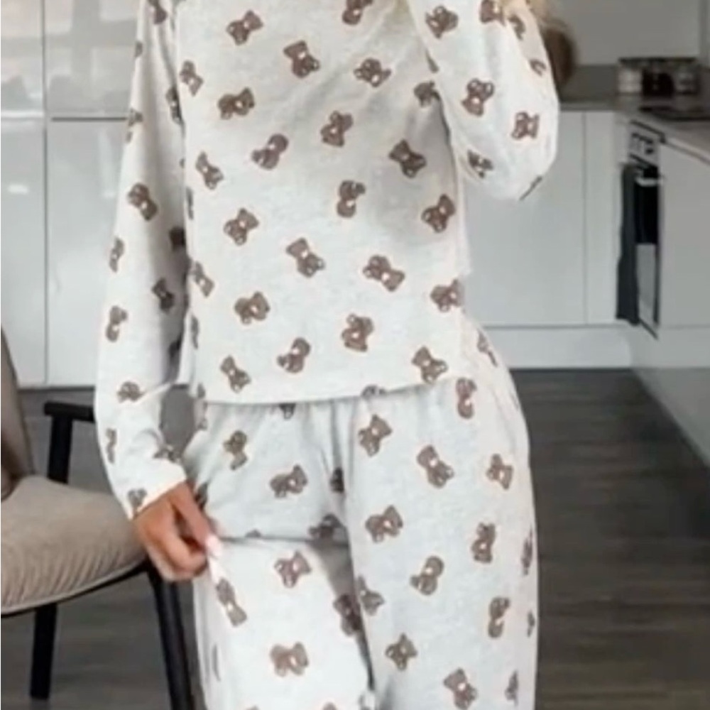 NWT Hollister pajama set bear